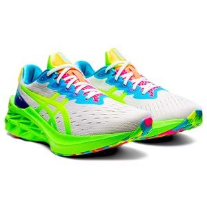 Women’s Novablast 2 Size 9 white safety yellow